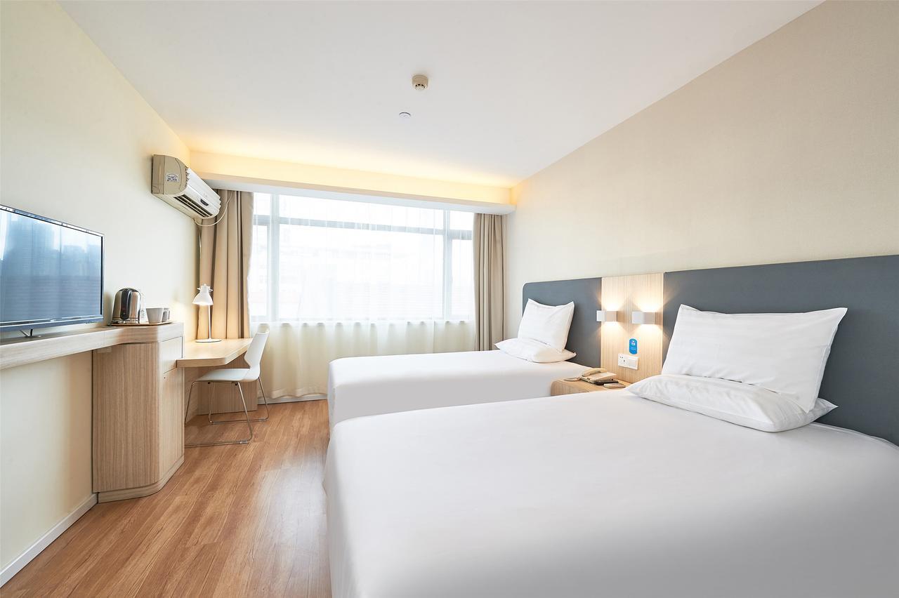 Hanting Hotel Shanghai Chunsha Jinhui Plaza Exterior photo