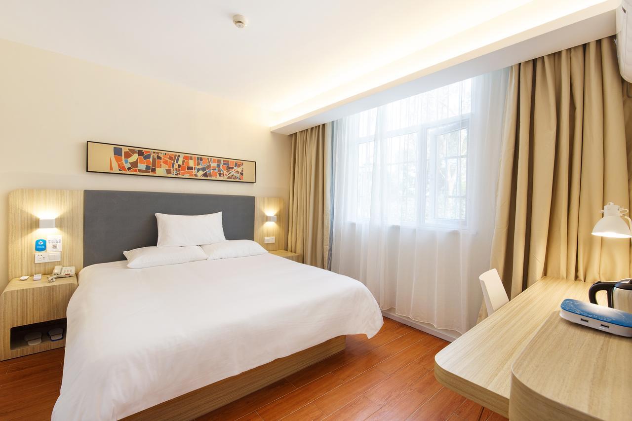 Hanting Hotel Shanghai Chunsha Jinhui Plaza Exterior photo