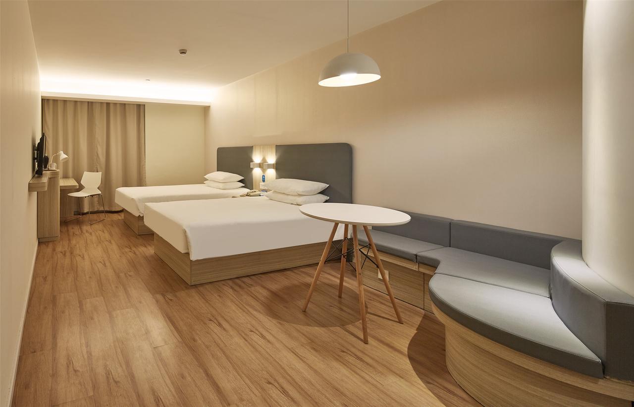 Hanting Hotel Shanghai Chunsha Jinhui Plaza Exterior photo