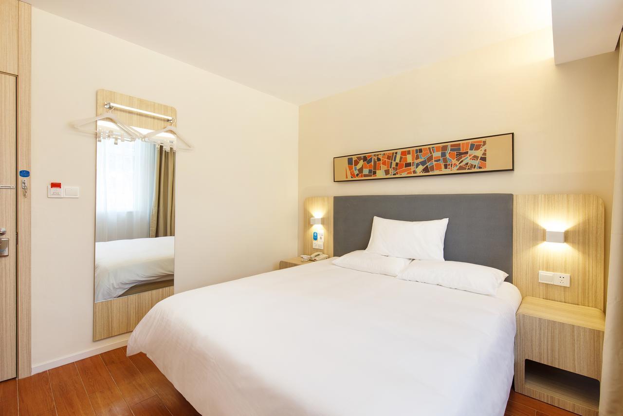 Hanting Hotel Shanghai Chunsha Jinhui Plaza Exterior photo