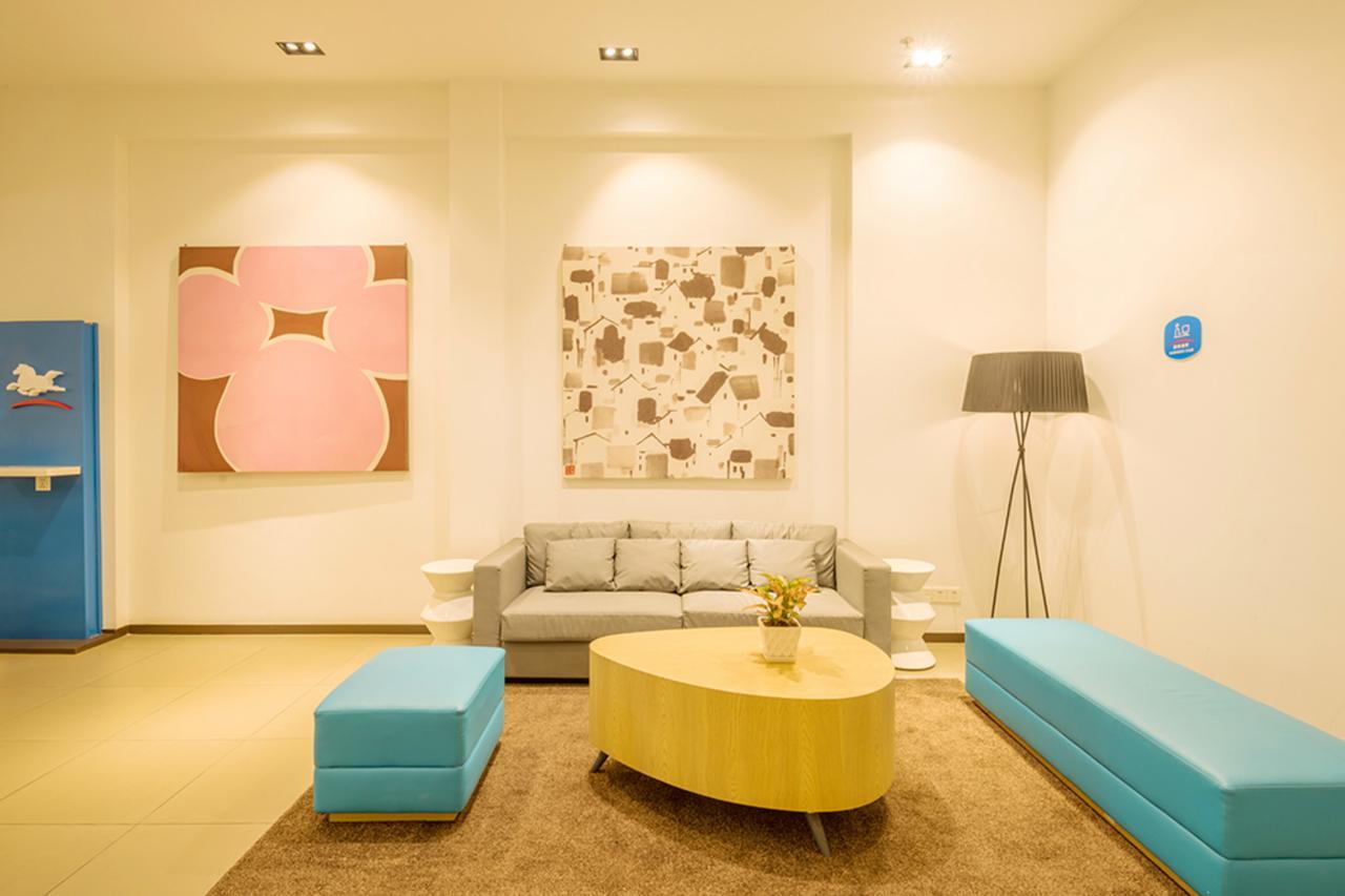Hanting Hotel Shanghai Chunsha Jinhui Plaza Exterior photo